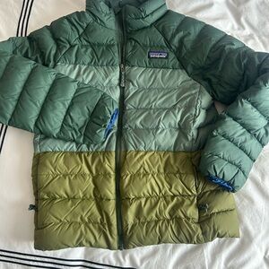 Patagonia Green and Blue Puffer Jacket